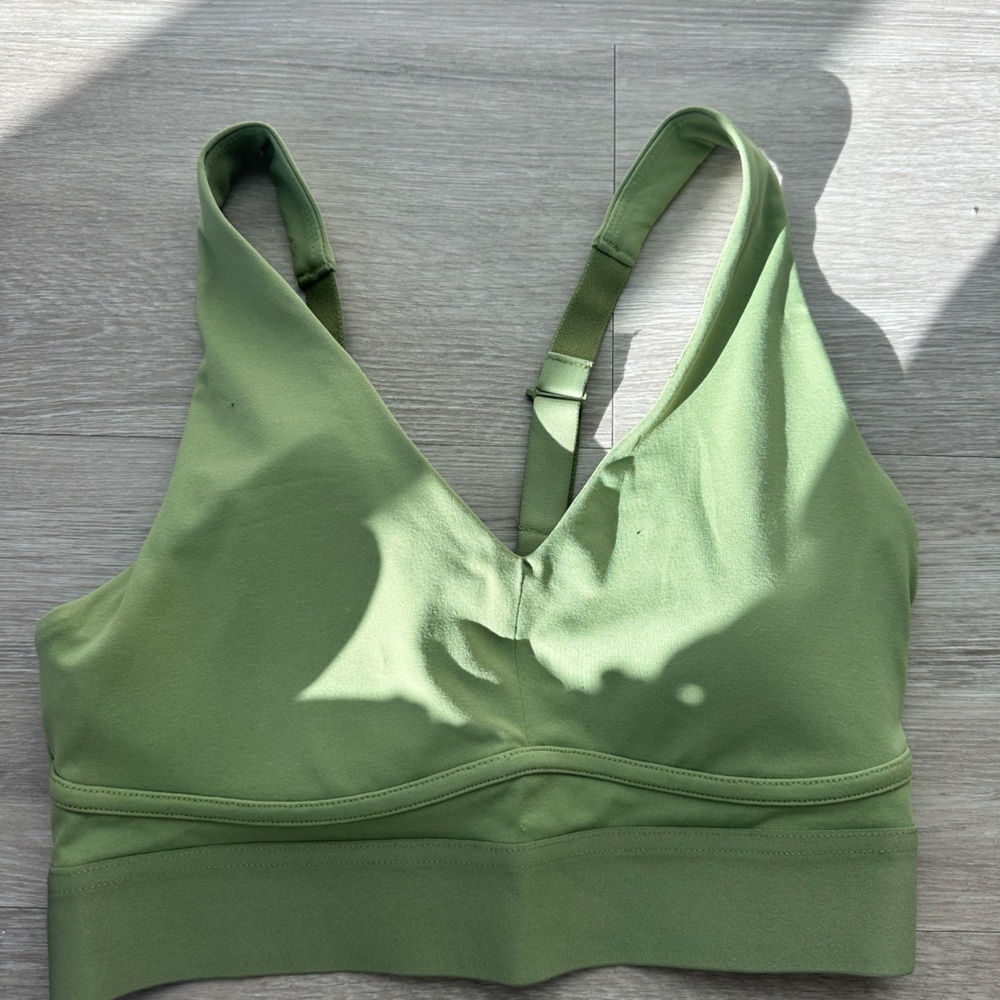 Fabletics sports bra - Picture 1 of 1